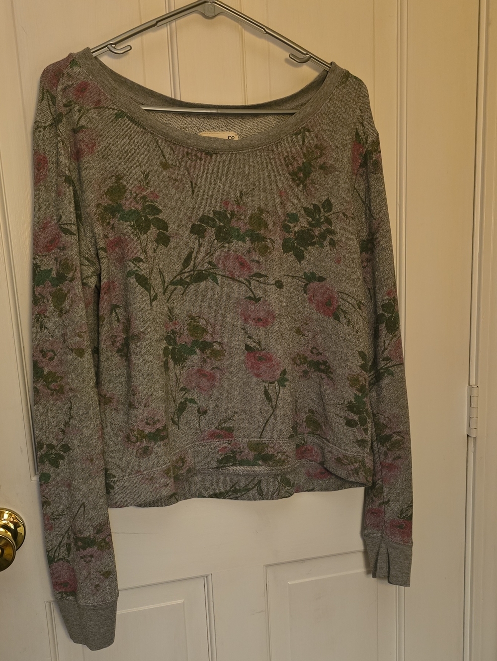 Kirra Gray Textured Floral Knit Sweater